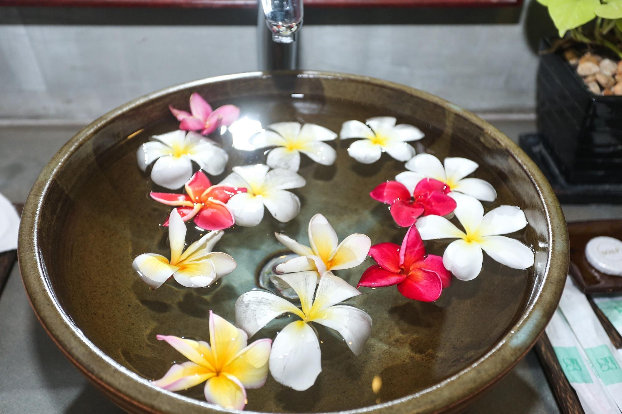 The Moon & 4* Siem Reap