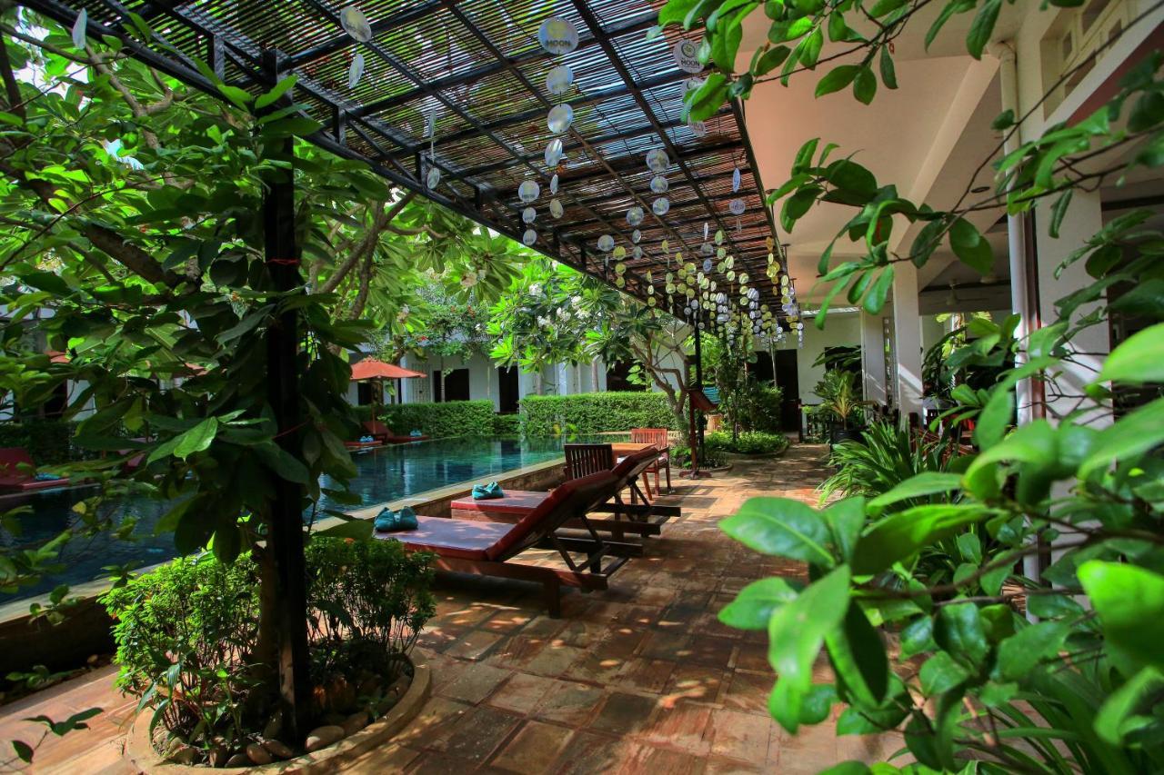The Moon & 4* Siem Reap