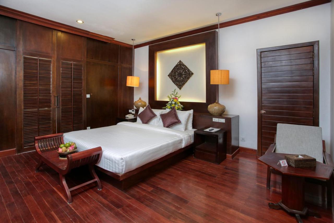 Hotel The Moon & 4*
