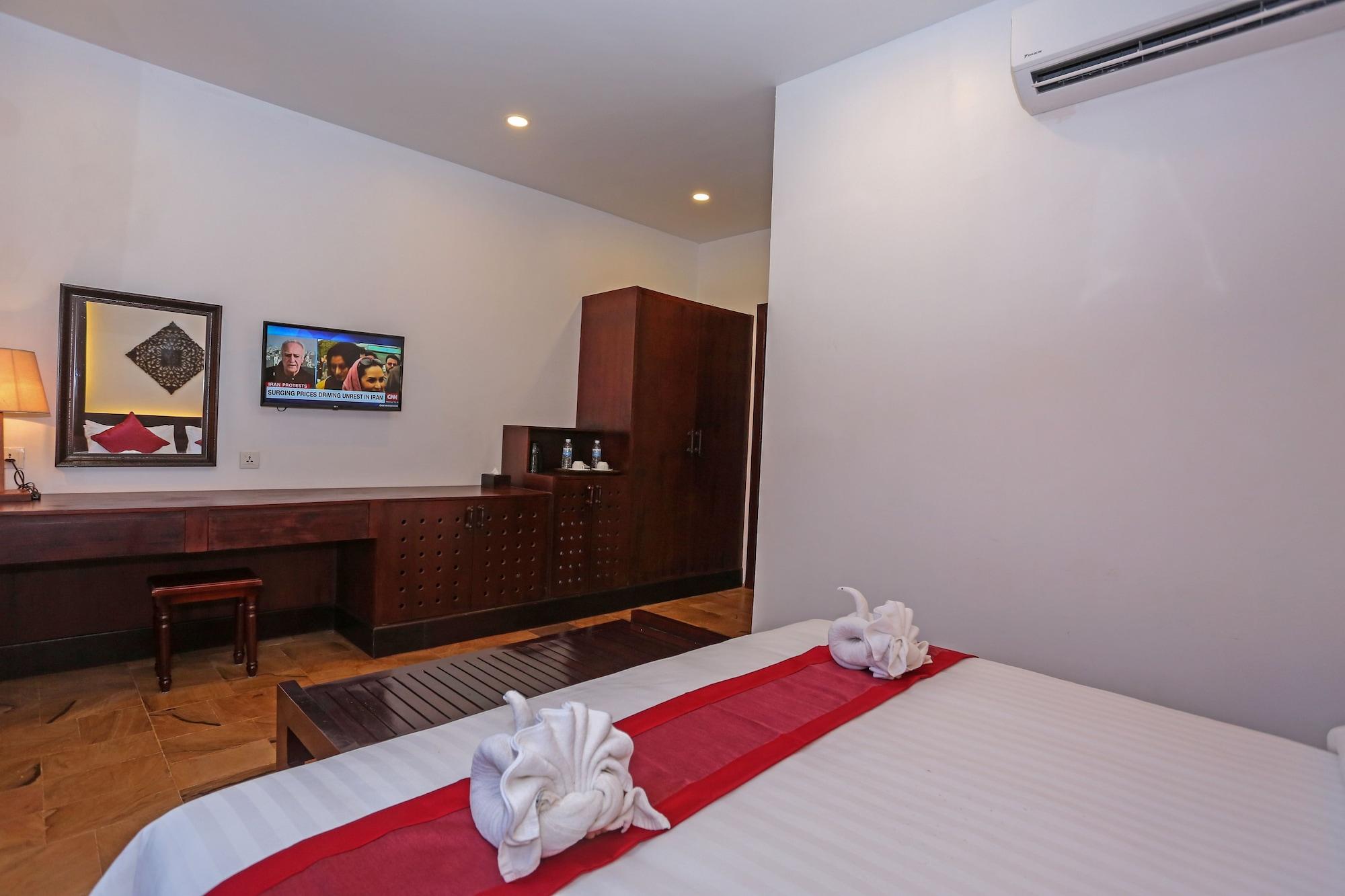 The Moon & Hotel Siem Reap
