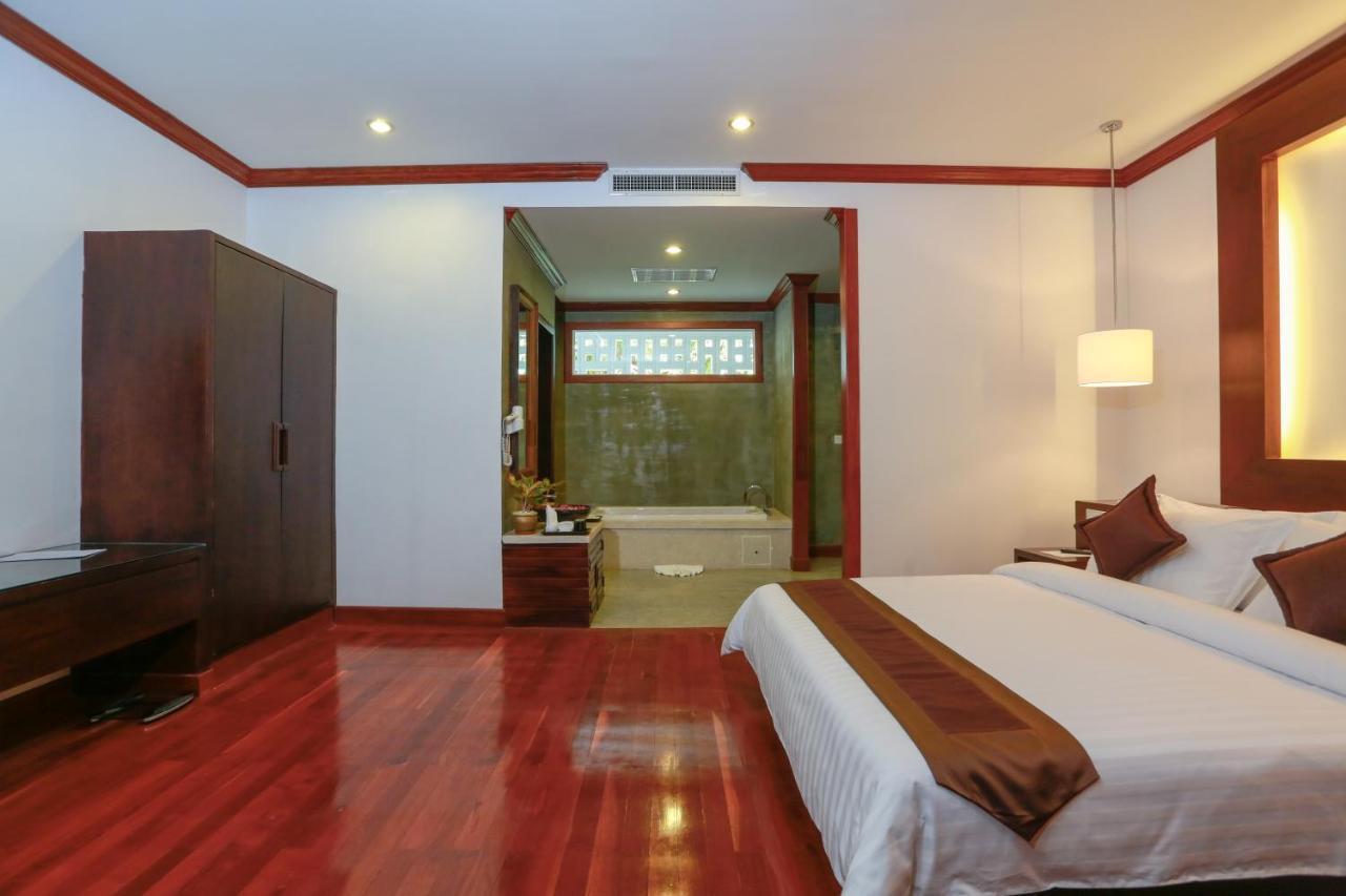 The Moon & Hotel 4*