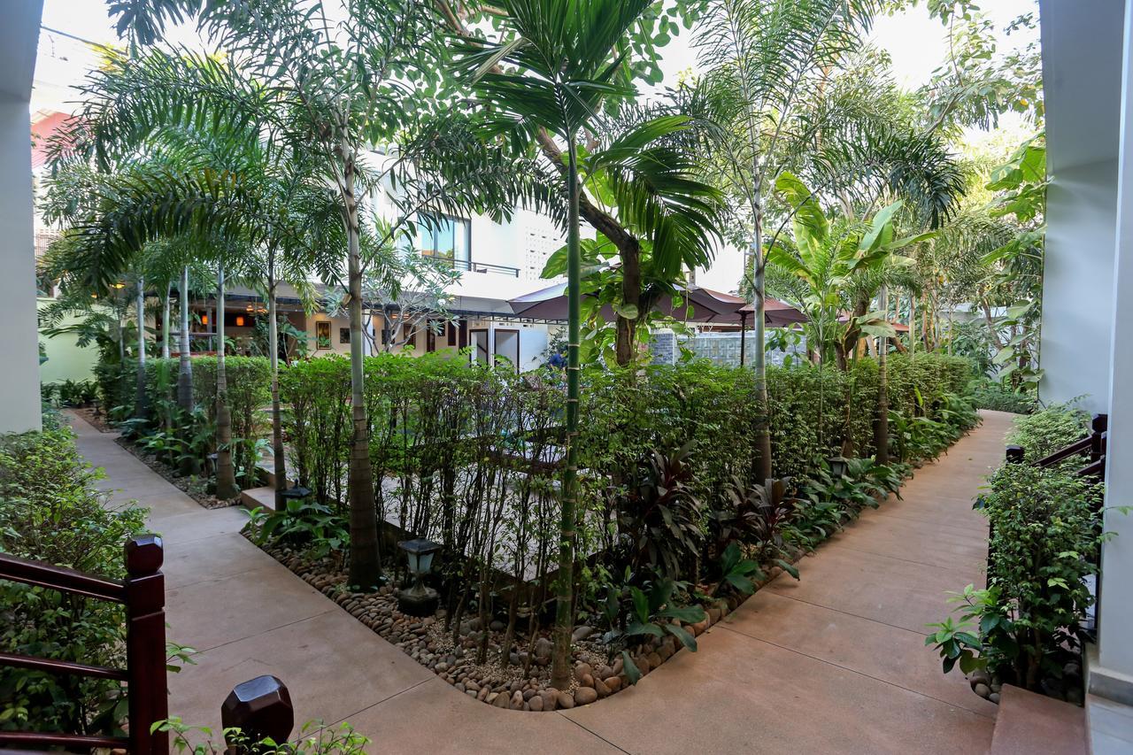 The Moon & 4* Siem Reap